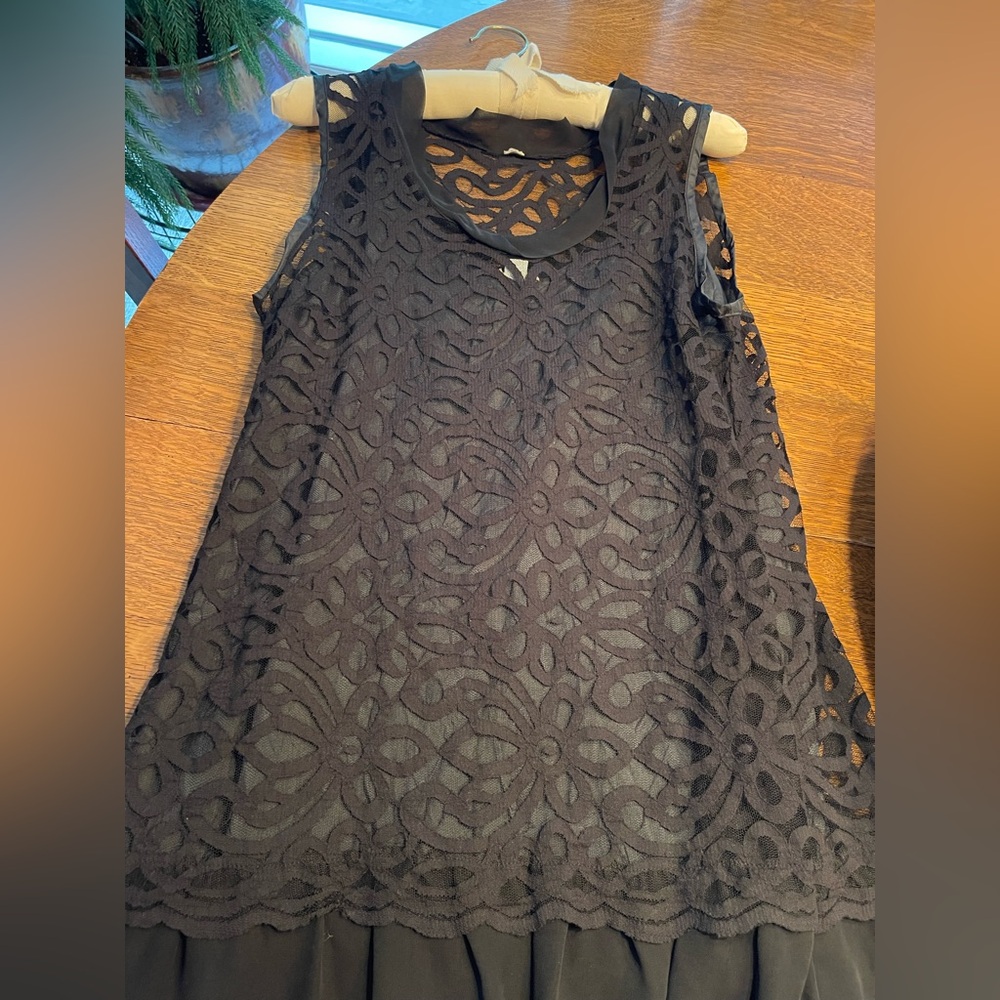 LBD 💅🏼 Black Lace Sleeveless Dress w/silk slip that could be worn on its own.EUC - Picture 7 of 13